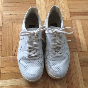 Veja’s Women’s Sneakers